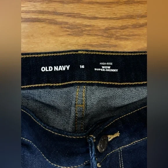 Women’s Old Navy High Rise Super Skinny Dark Wash Denim Jeans - Picture 2 of 5